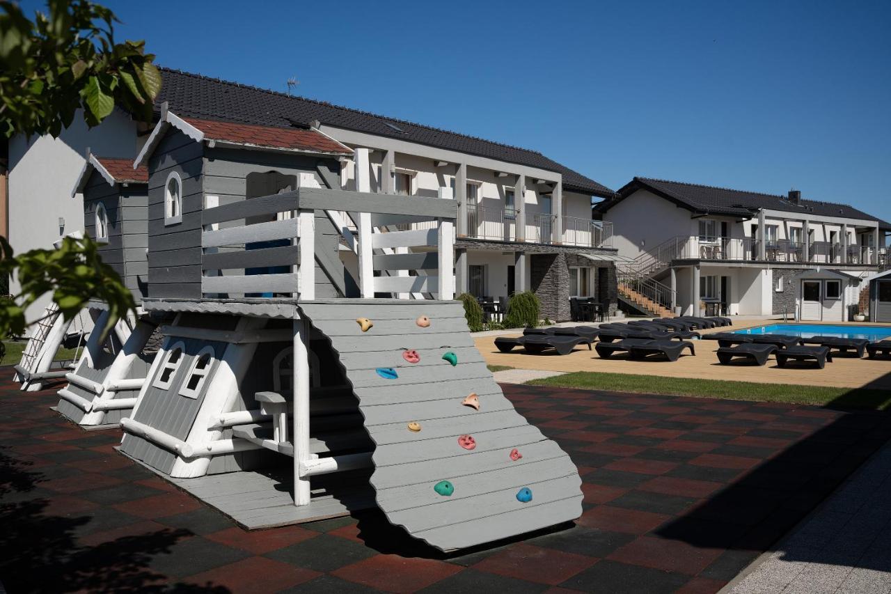 Seo2 Rewal - Apartamenty Z Osobnym Wejsciem, Grzany Basen, Darmowe Sauny, Parking, Grill, Wifi エクステリア 写真
